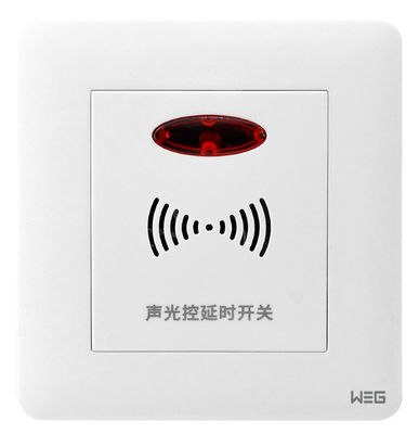 W3SG 5V 2.1A 융합 일련 벽은 소리와 점등 제어 스위치를 탑재했습니다